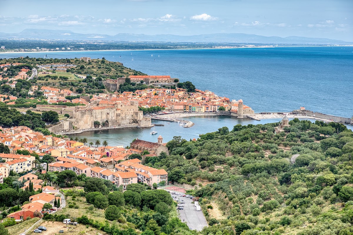 Point de vue panoramique sur la baie de Collioure