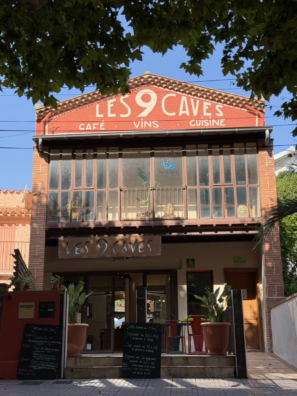 Les 9 Caves