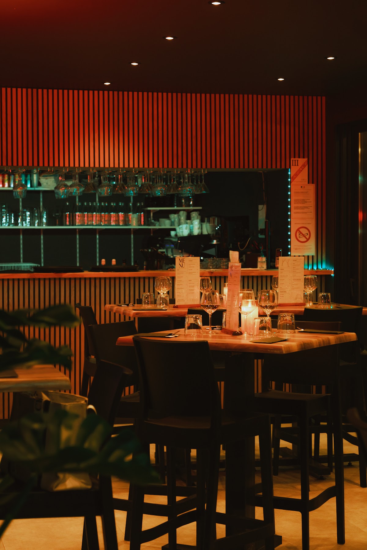 Bar Saint Thomas – Accès limité 12 ans et + / Bar à vins / Tapas / Concert / Ambiance / After Work – Argelès sur mer