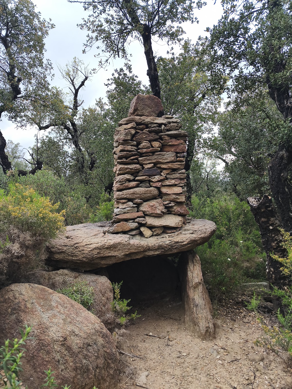 Dolmen de Les Saleres