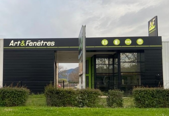 Art et Fenêtres Ceret 🏠 Menuiserie – Pergola – Porte de garage – volet roulant – reparation – store banne