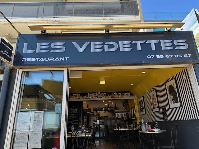 Les Vedettes