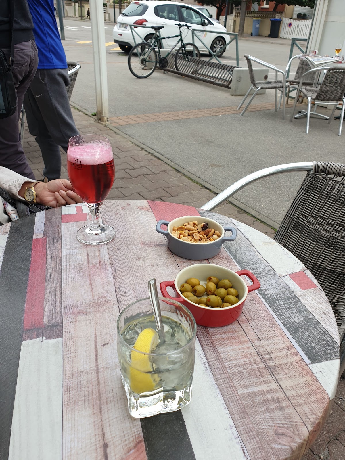 Bar 2000
