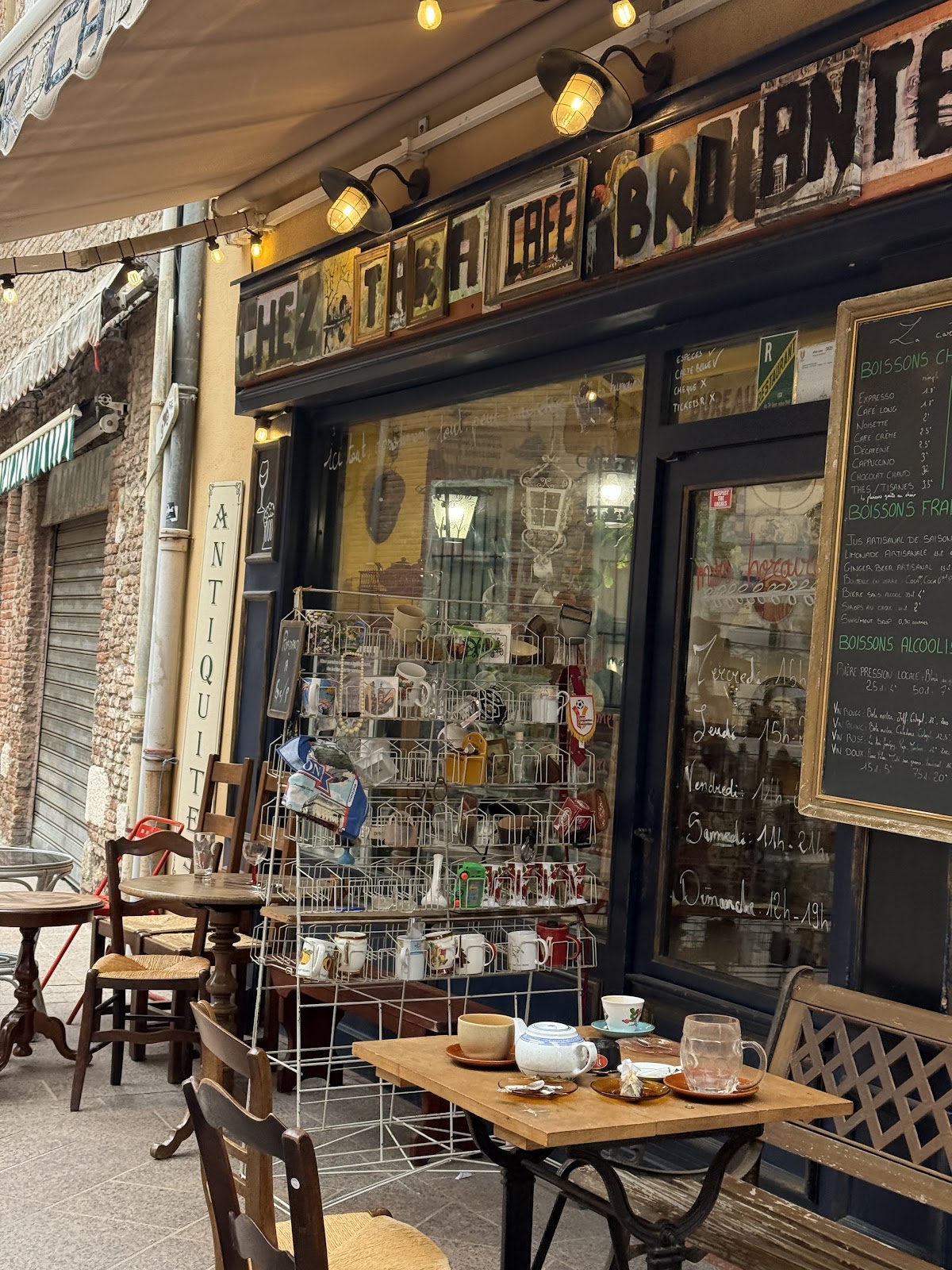 Chez Tara café-brocante
