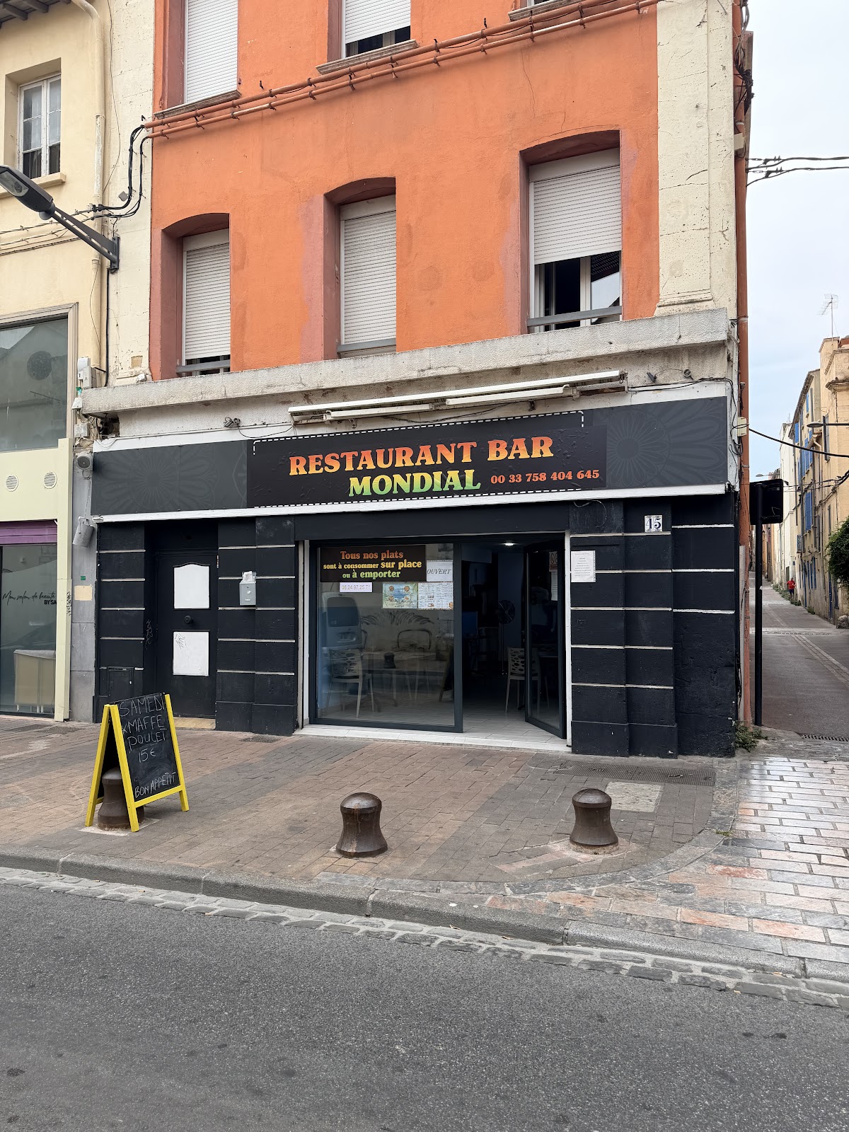 Restaurant bar mondial