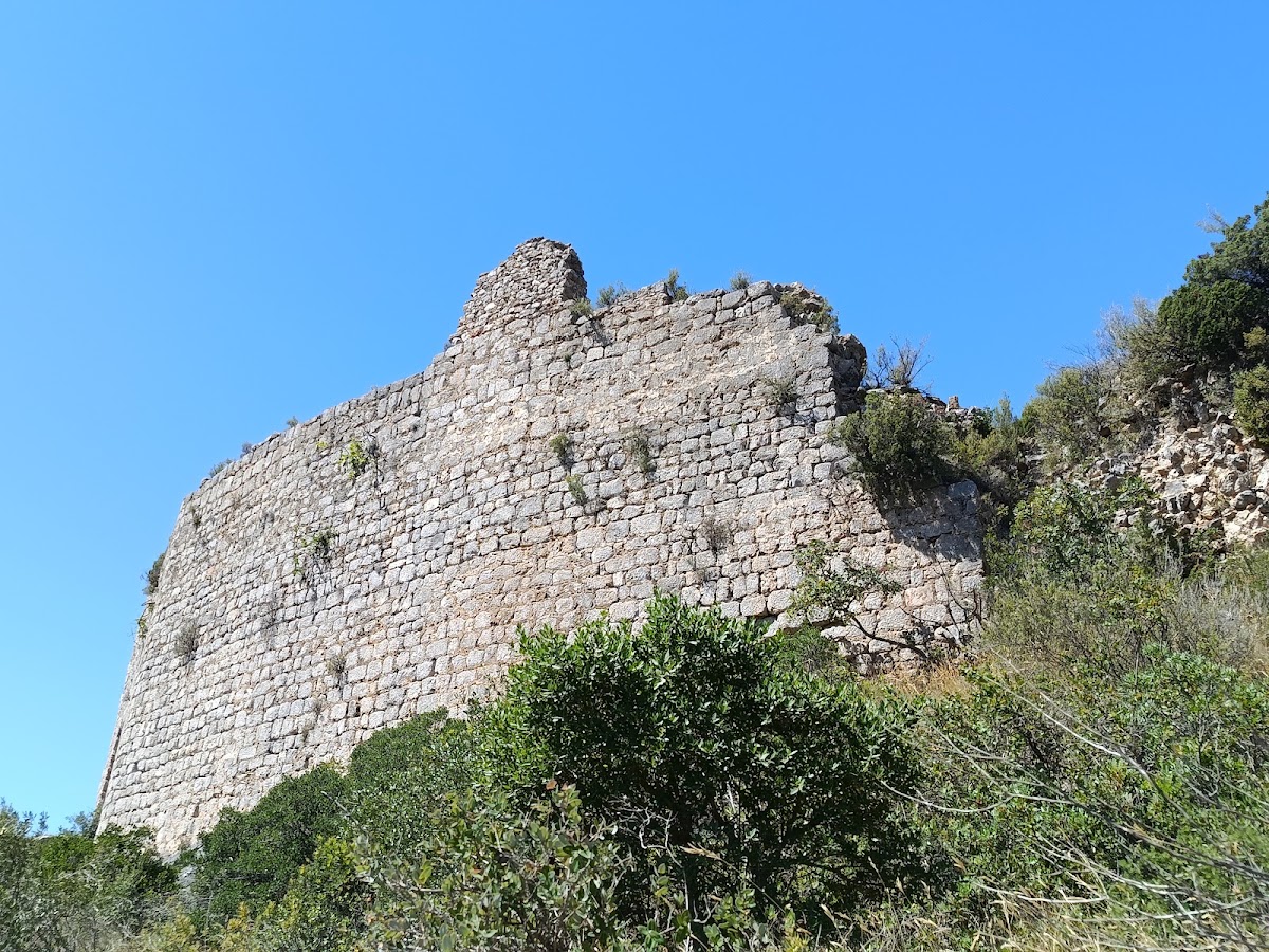 Vestiges du château XIIIeme siècle