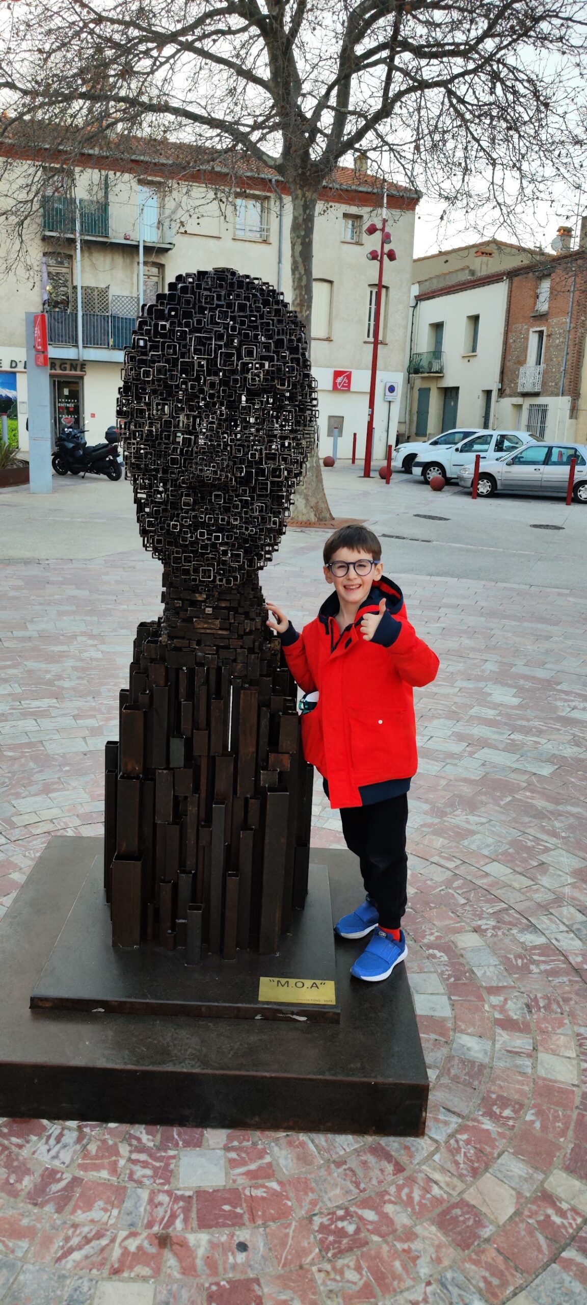 La sculpture colossale M.O.A