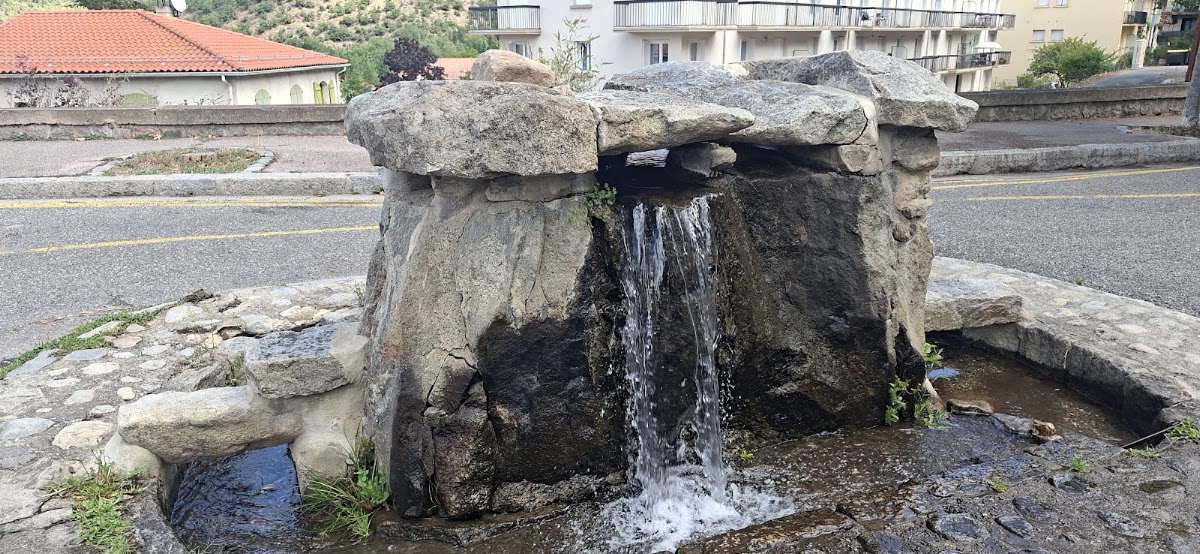 Source d&rsquo;eau froide