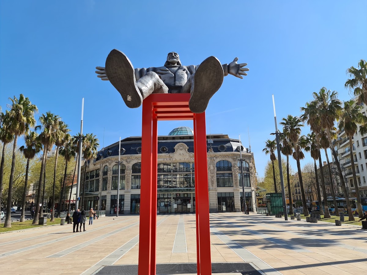 Statue de Salvador Dalí