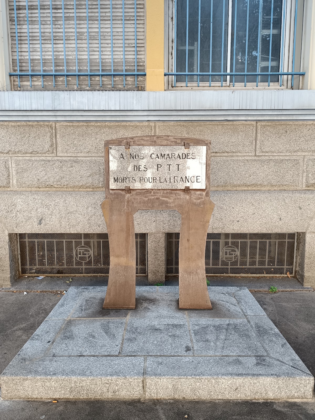 Memoire a Nos Comarades des PTT